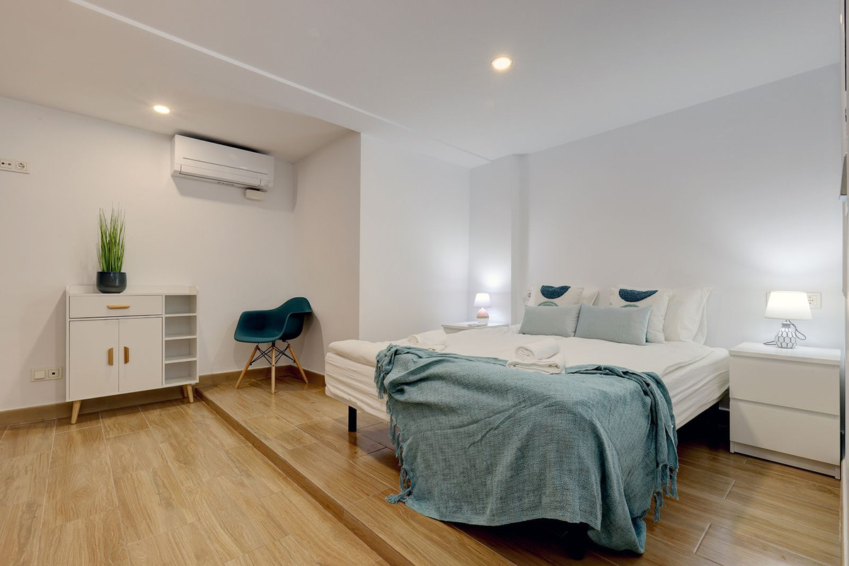 5 Bed Apartment for sale in Estepona Costa Del Sol, Málaga, Spain