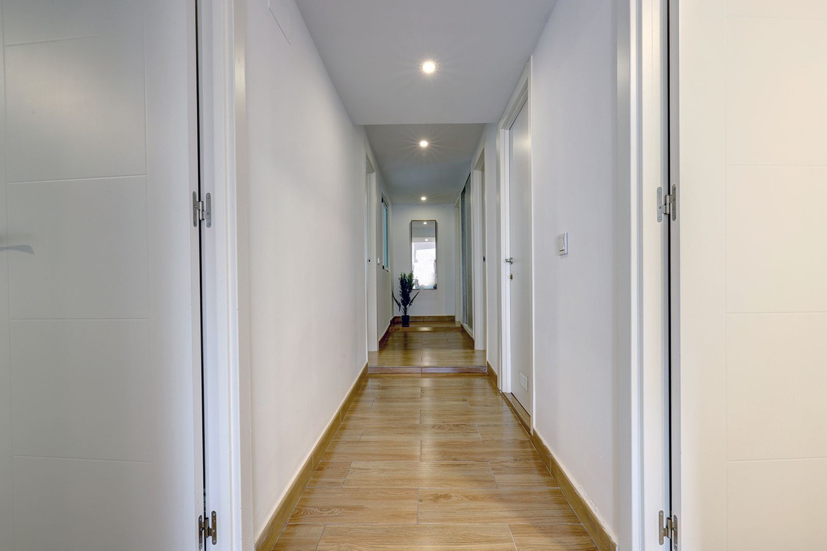 5 Bed Apartment for sale in Estepona Costa Del Sol, Málaga, Spain
