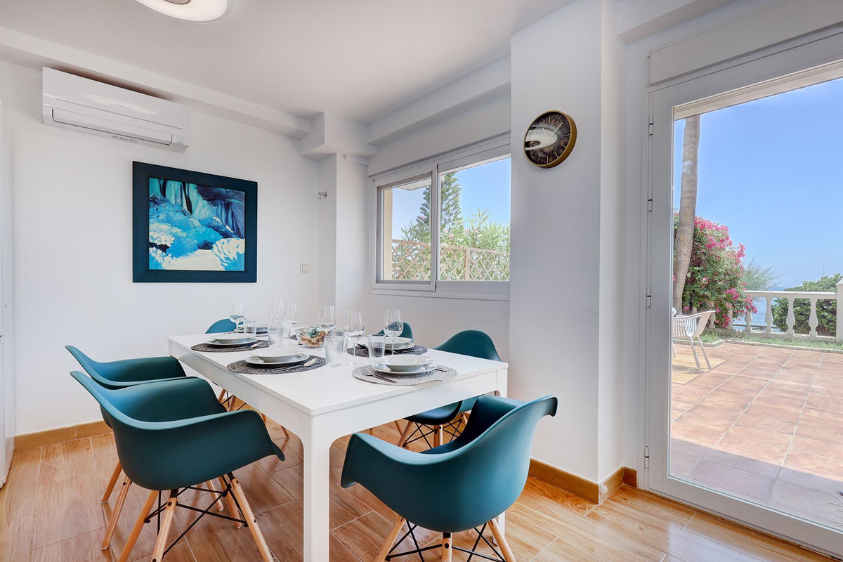 5 Bed Apartment for sale in Estepona Costa Del Sol, Málaga, Spain