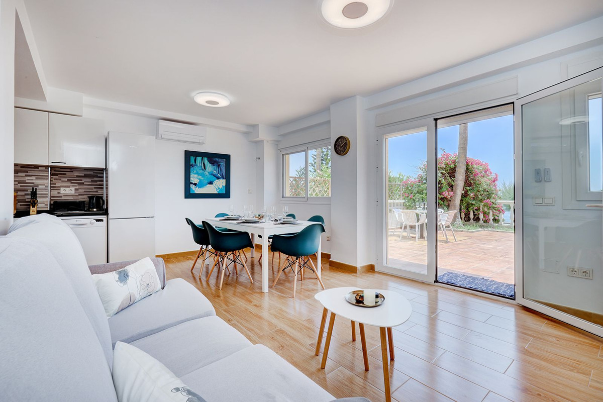 5 Bed Apartment for sale in Estepona Costa Del Sol, Málaga, Spain