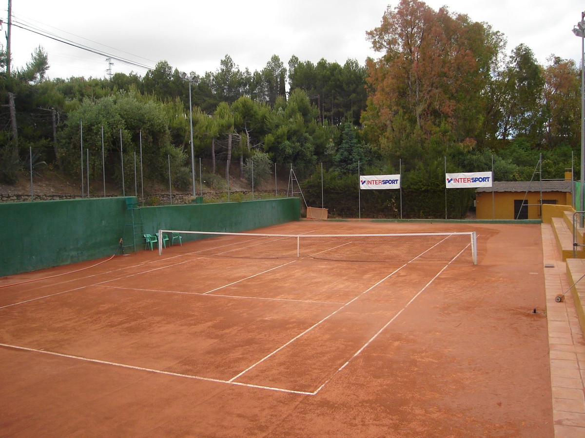 Commercial unit for sale in Ronda Costa Del Sol, Málaga, Spain