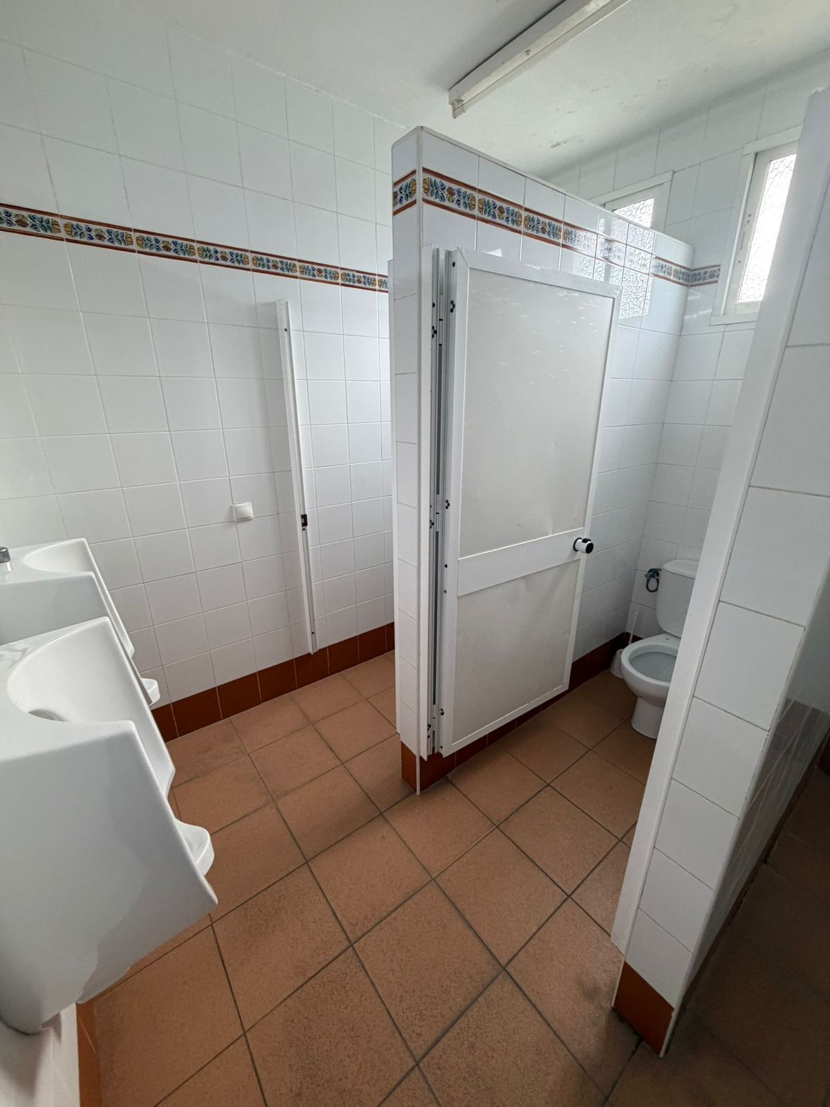 Commercial unit for sale in Ronda Costa Del Sol, Málaga, Spain