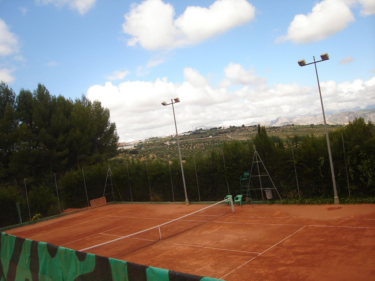 Commercial unit for sale in Ronda Costa Del Sol, Málaga, Spain