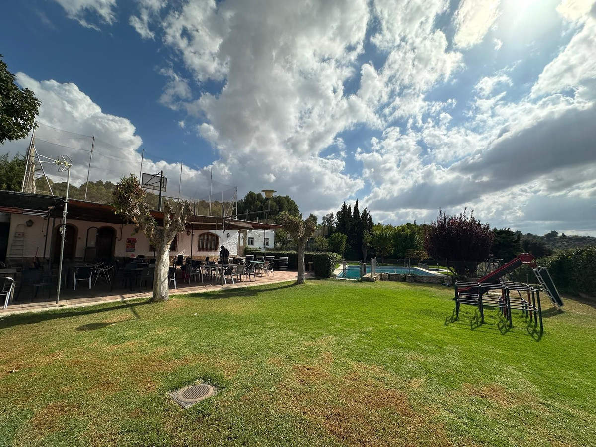Commercial unit for sale in Ronda Costa Del Sol, Málaga, Spain