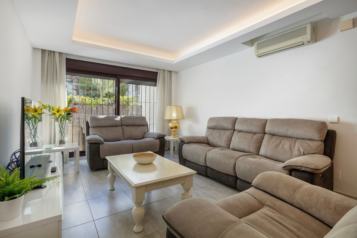 Se vende Apartamento Planta Baja de 3 dormitorios en Costa Del Sol, Málaga, España