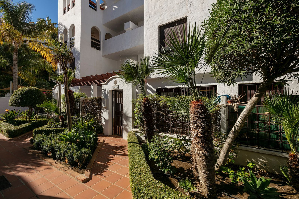 Se vende Apartamento Planta Baja de 3 dormitorios en Costa Del Sol, Málaga, España