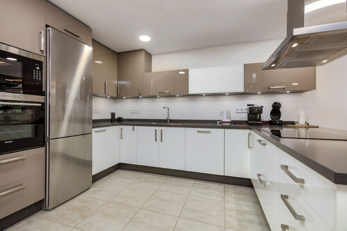 Se vende Apartamento Planta Baja de 3 dormitorios en Costa Del Sol, Málaga, España