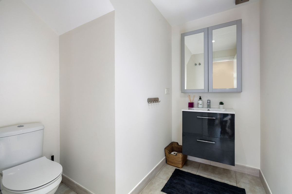 Se vende Apartamento Planta Baja de 3 dormitorios en Costa Del Sol, Málaga, España