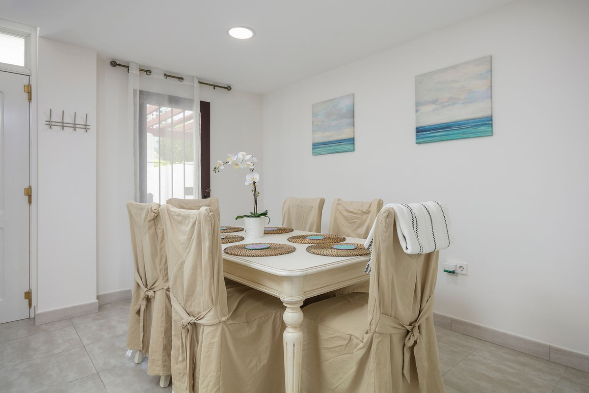 Se vende Apartamento Planta Baja de 3 dormitorios en Costa Del Sol, Málaga, España