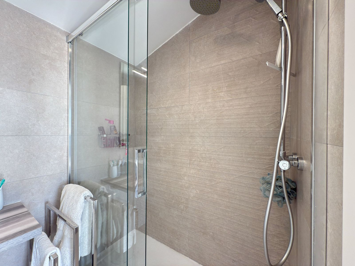 3 Bed Apartment for sale in Benalmadena Costa Del Sol, Málaga, Spain