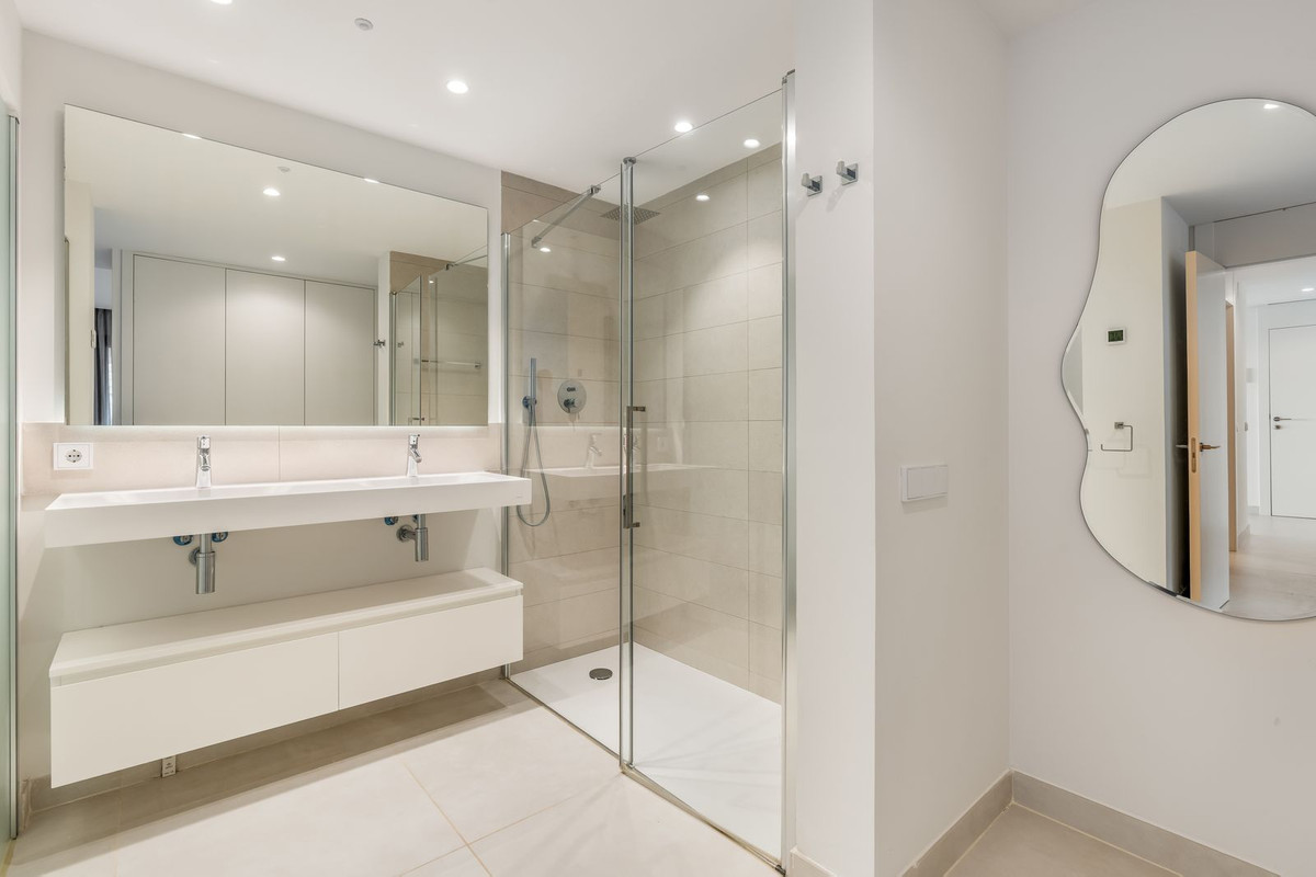 2 Bed Apartment for sale in Higueron Costa Del Sol, Málaga, Spain