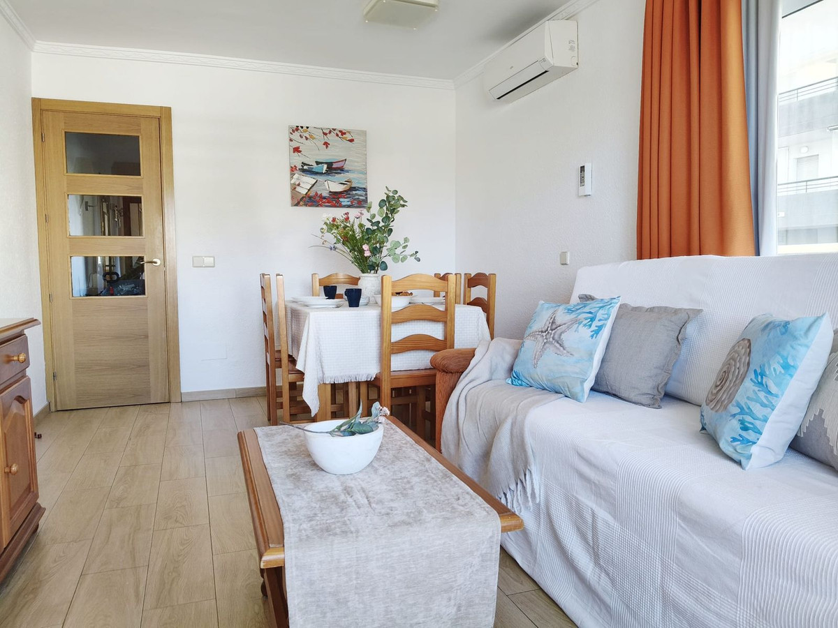 Se vende Apartamento Planta Media de 2 dormitorios en Costa Del Sol, Málaga, España
