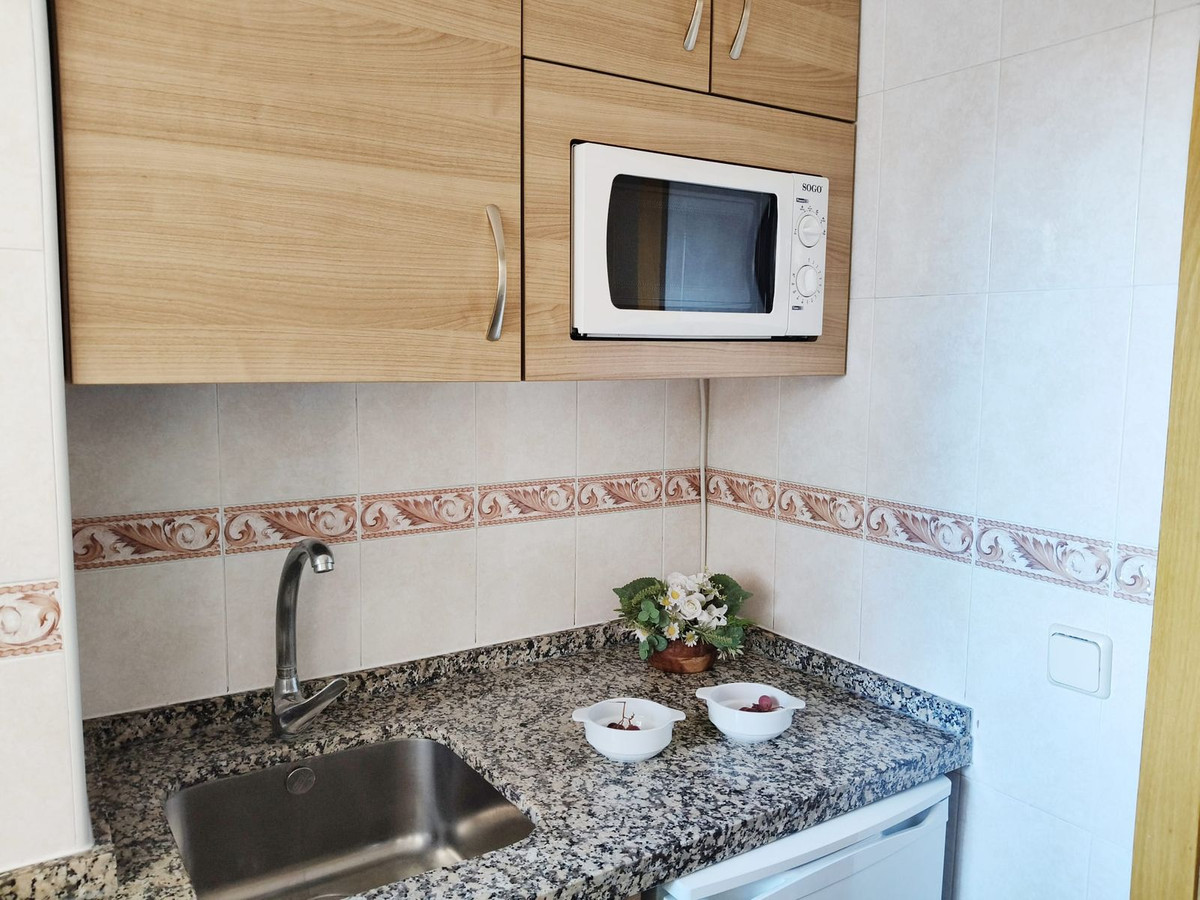 Se vende Apartamento Planta Media de 2 dormitorios en Costa Del Sol, Málaga, España