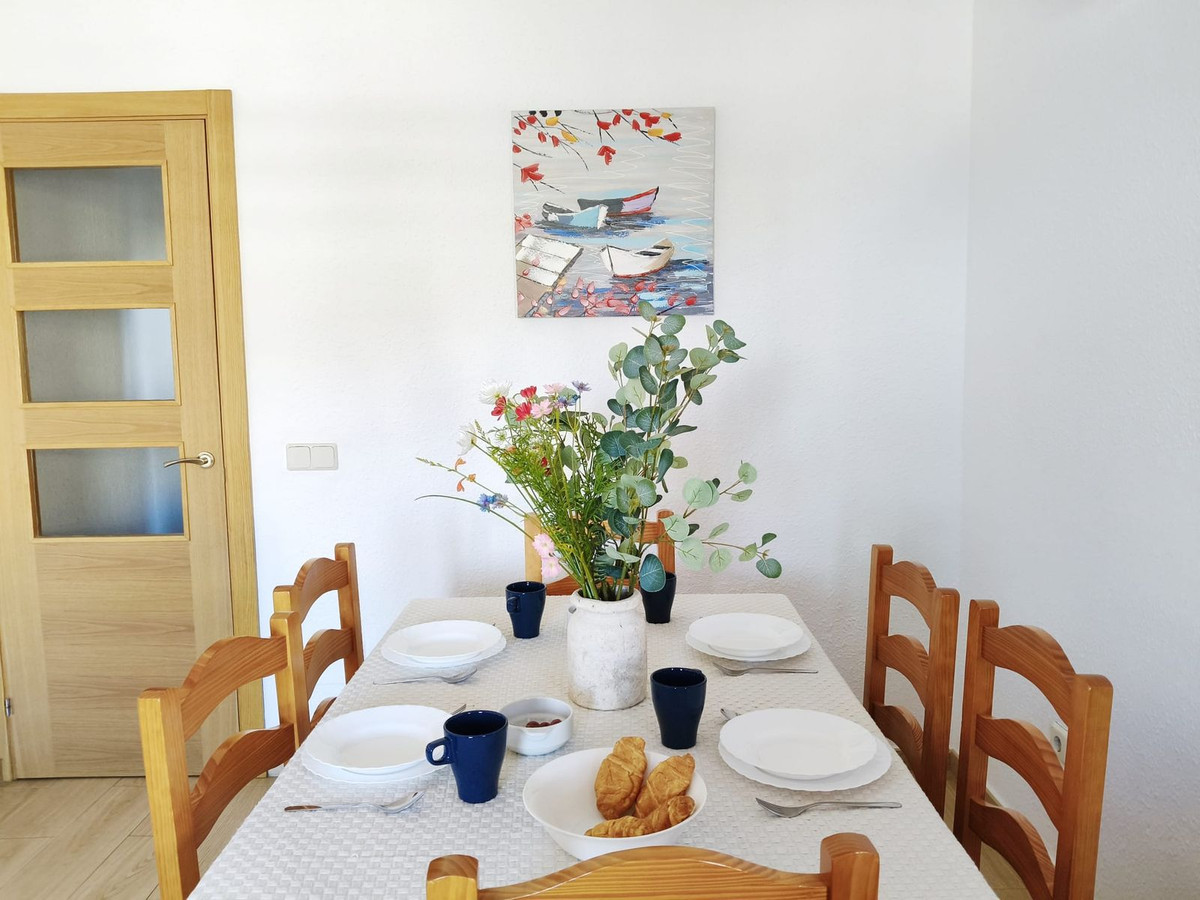 Se vende Apartamento Planta Media de 2 dormitorios en Costa Del Sol, Málaga, España