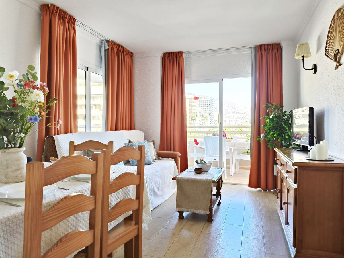 Se vende Apartamento Planta Media de 2 dormitorios en Costa Del Sol, Málaga, España
