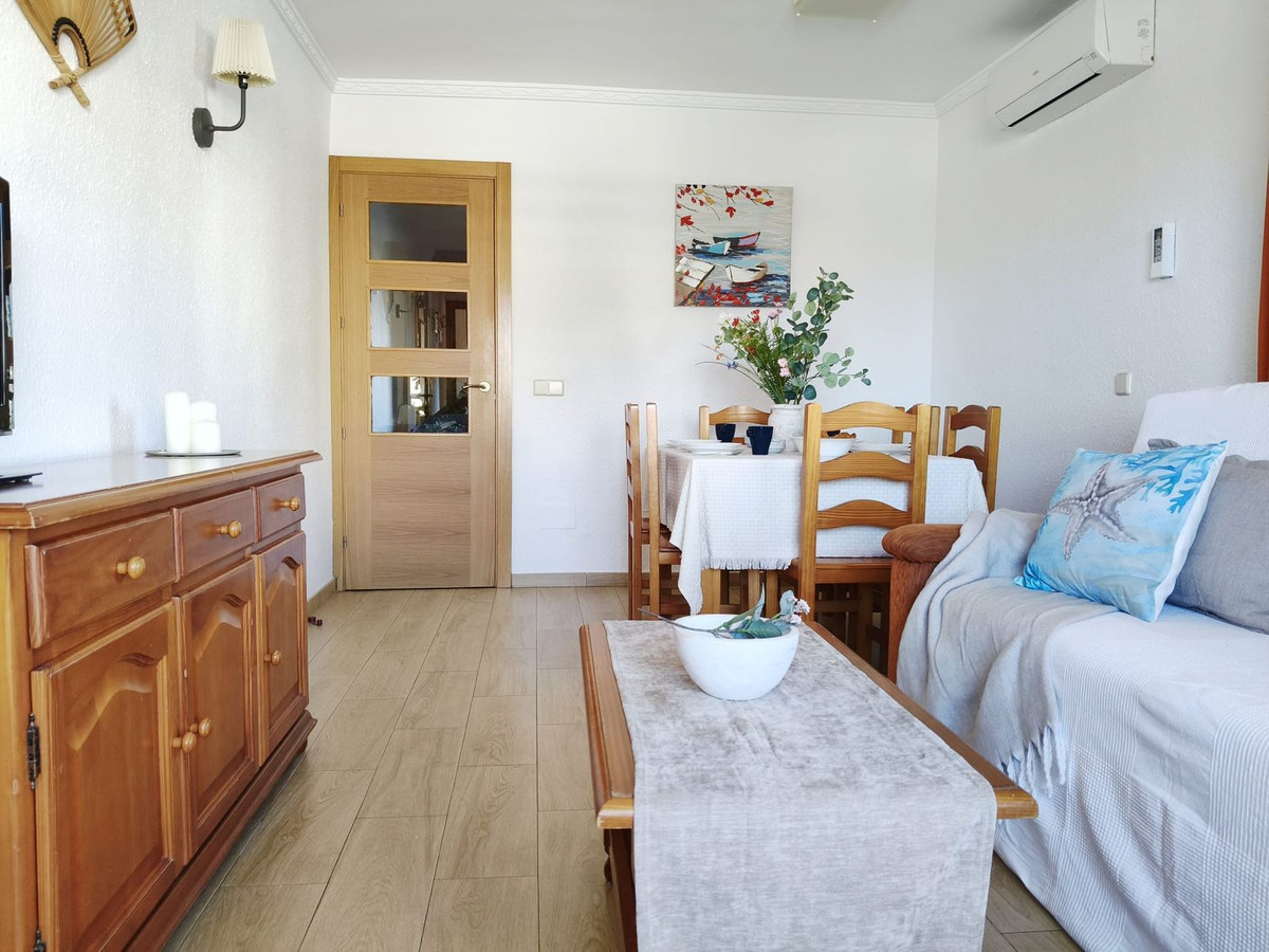 Se vende Apartamento Planta Media de 2 dormitorios en Costa Del Sol, Málaga, España