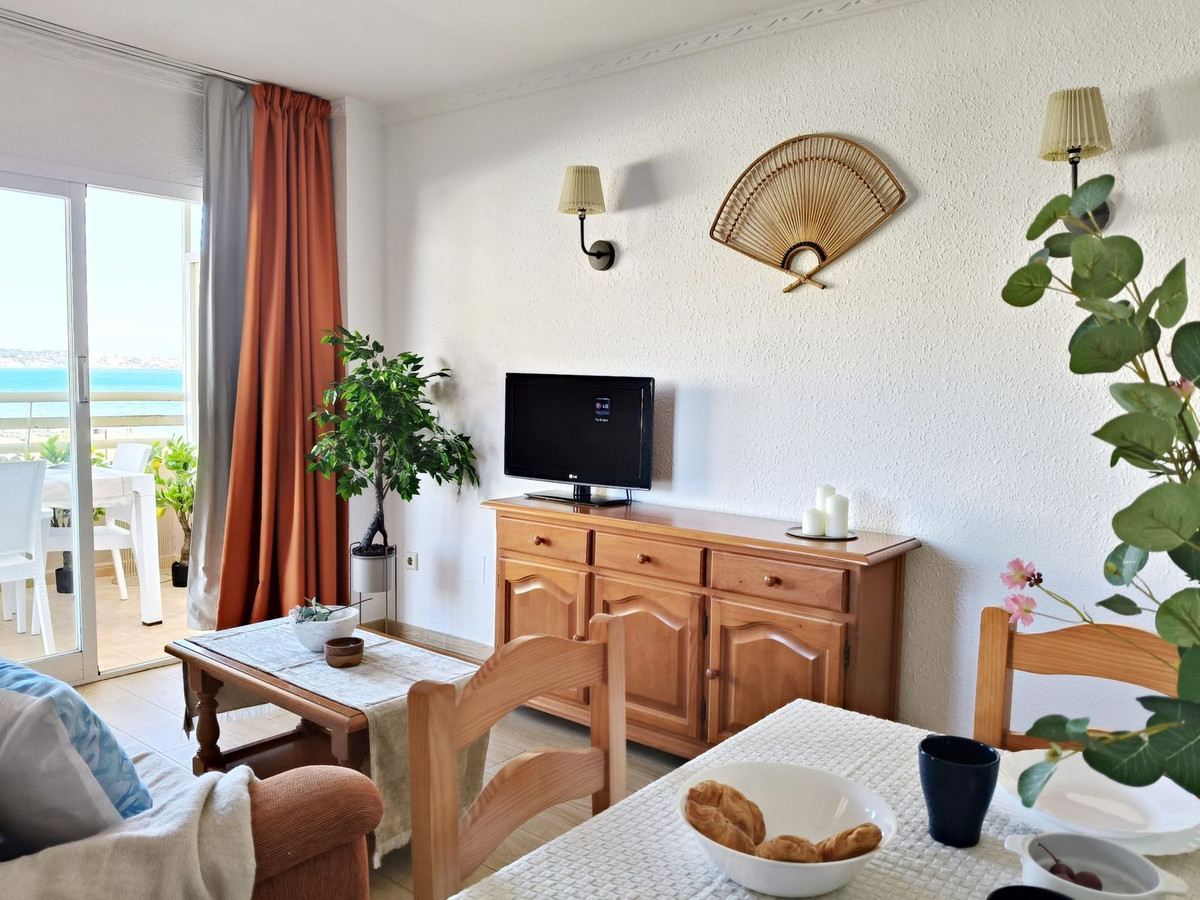 Se vende Apartamento Planta Media de 2 dormitorios en Costa Del Sol, Málaga, España