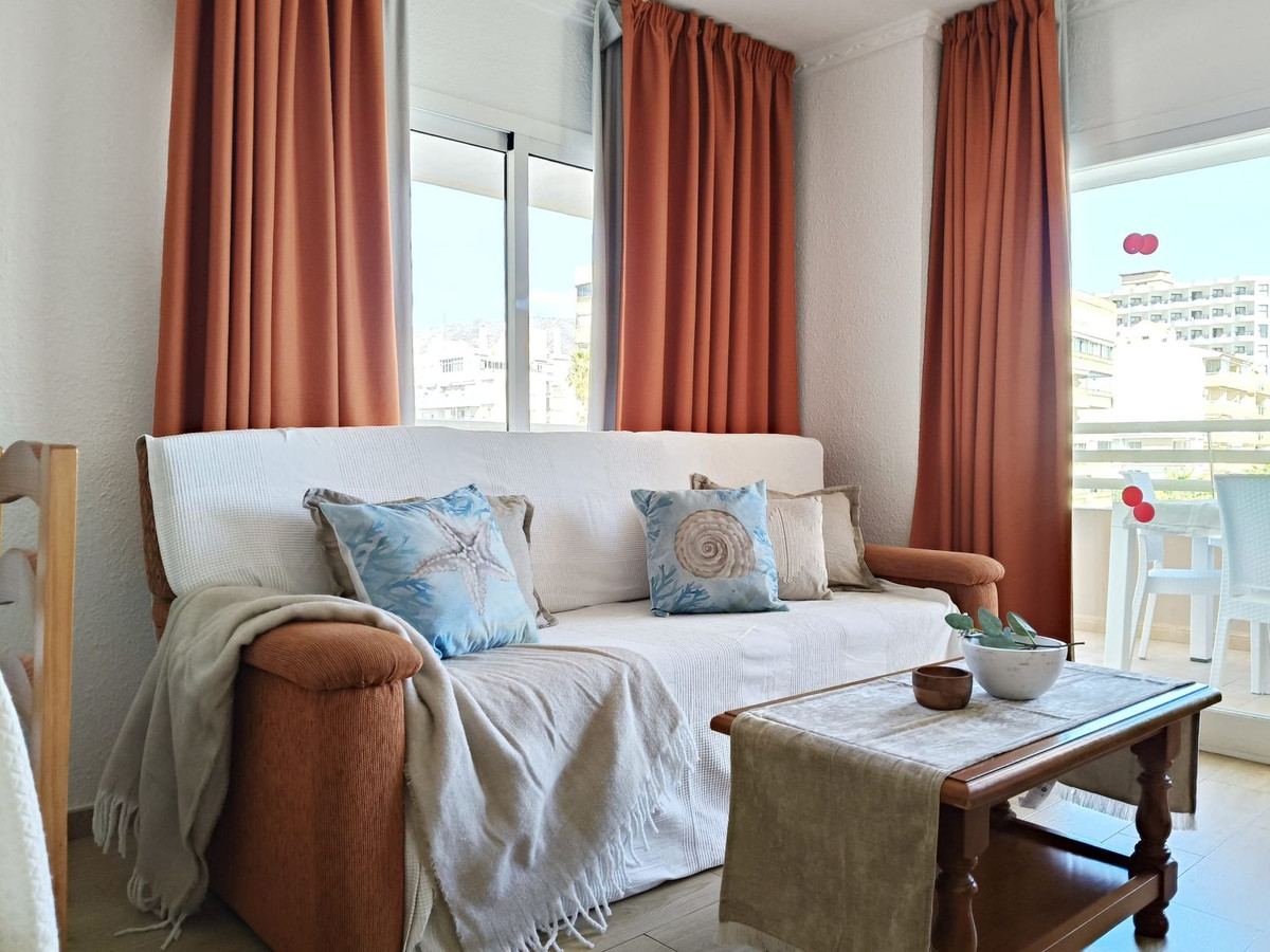 Se vende Apartamento Planta Media de 2 dormitorios en Costa Del Sol, Málaga, España