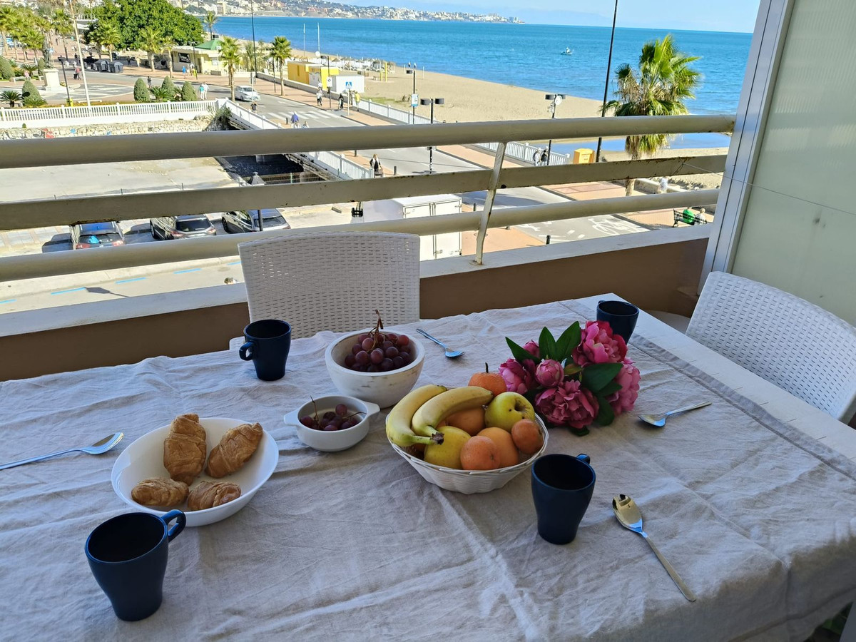 Se vende Apartamento Planta Media de 2 dormitorios en Costa Del Sol, Málaga, España