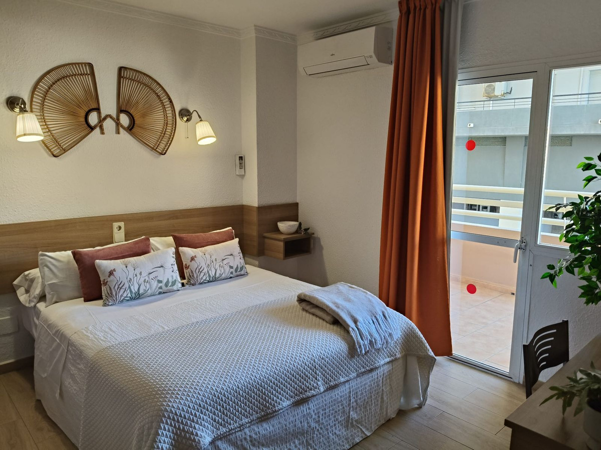 Se vende Apartamento Planta Media de 2 dormitorios en Costa Del Sol, Málaga, España