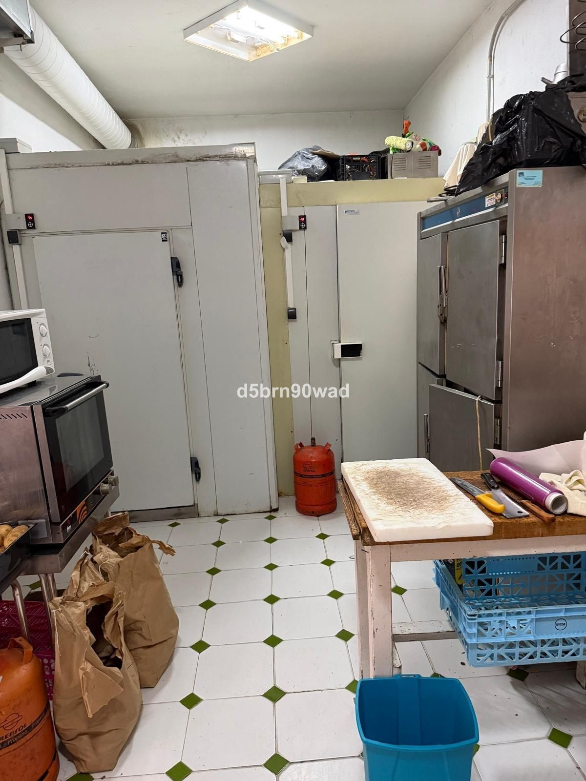 Commercial unit for sale in Marbella Costa Del Sol, Málaga, Spain
