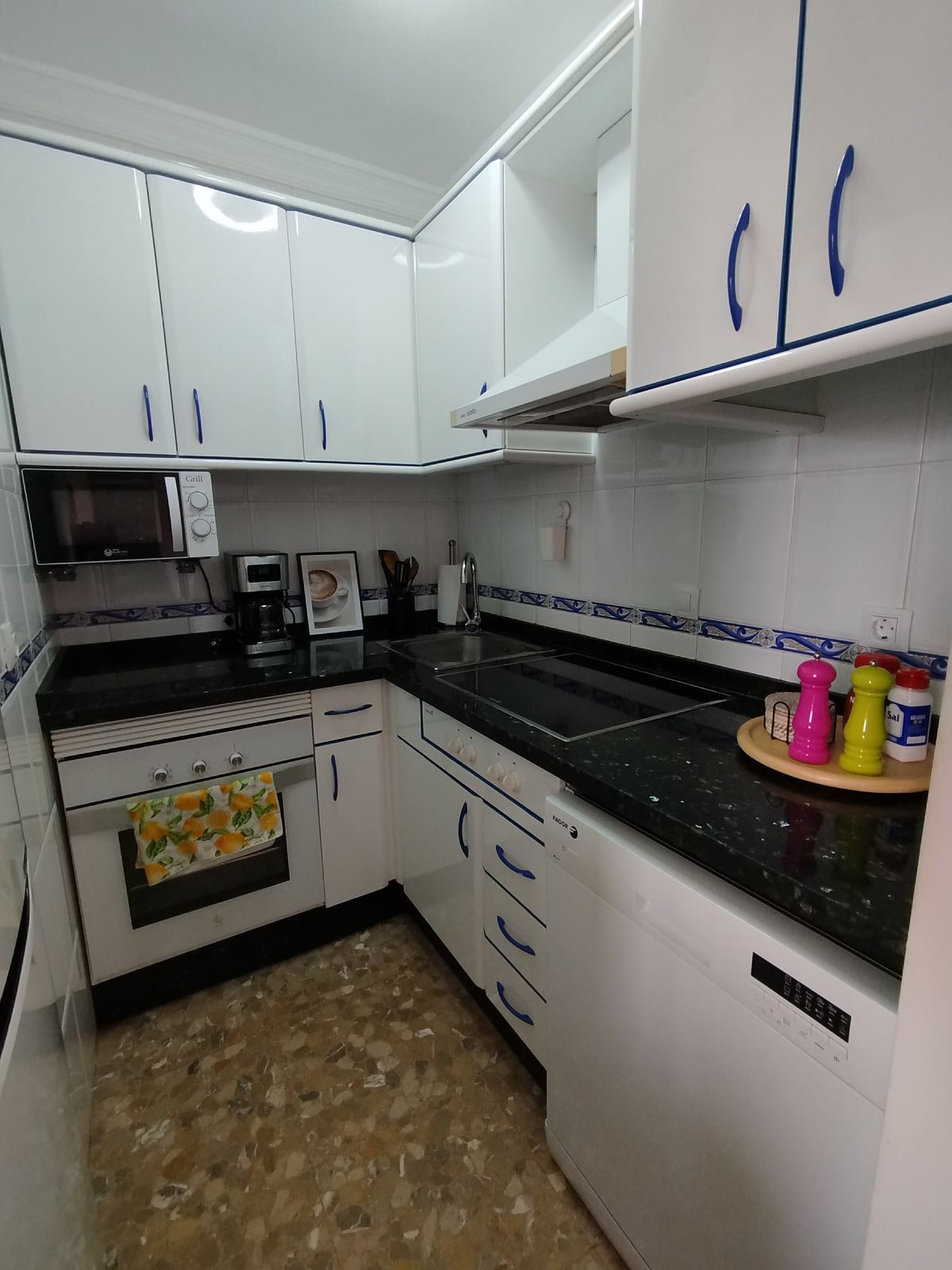 Se vende Apartamento en Planta Última de 2 dormitorios en Costa Del Sol, Málaga, España