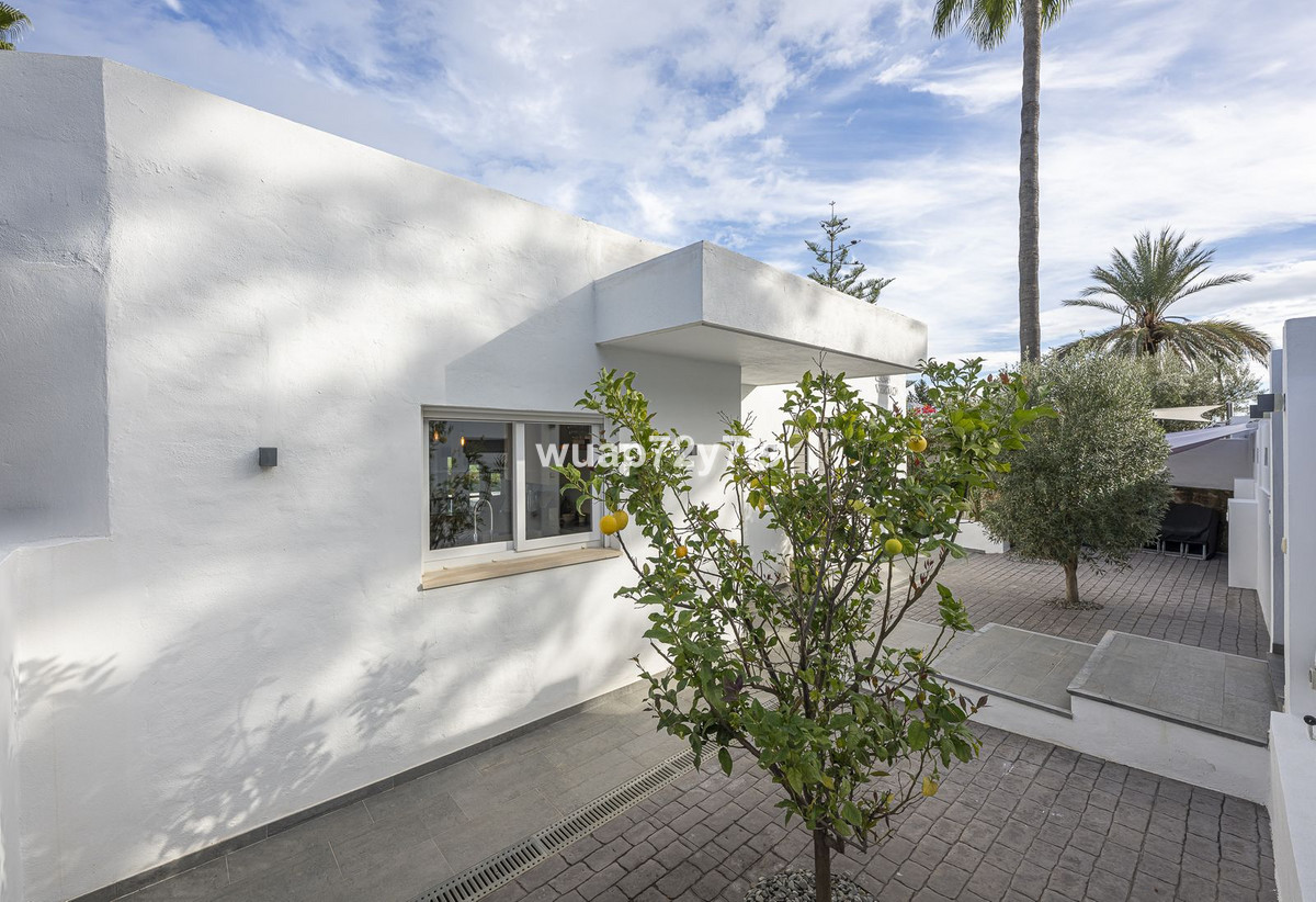 4 Bed Townhouse for sale in Guadalmina Alta Costa Del Sol, Málaga, Spain