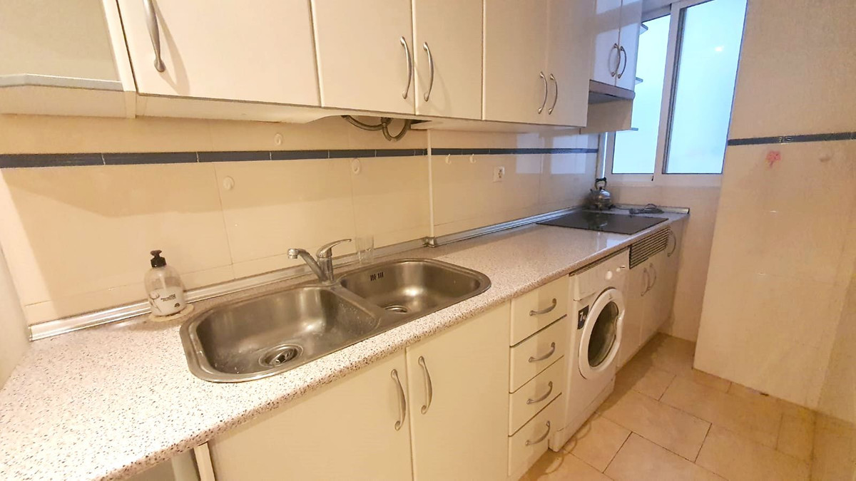 Se vende Apartamento Planta Media de 3 dormitorios en Costa Del Sol, Málaga, España