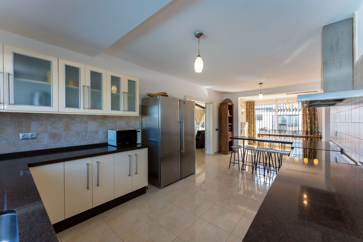 Se vende Villa - Chalet de 9 dormitorios en Costa Del Sol, Málaga, España