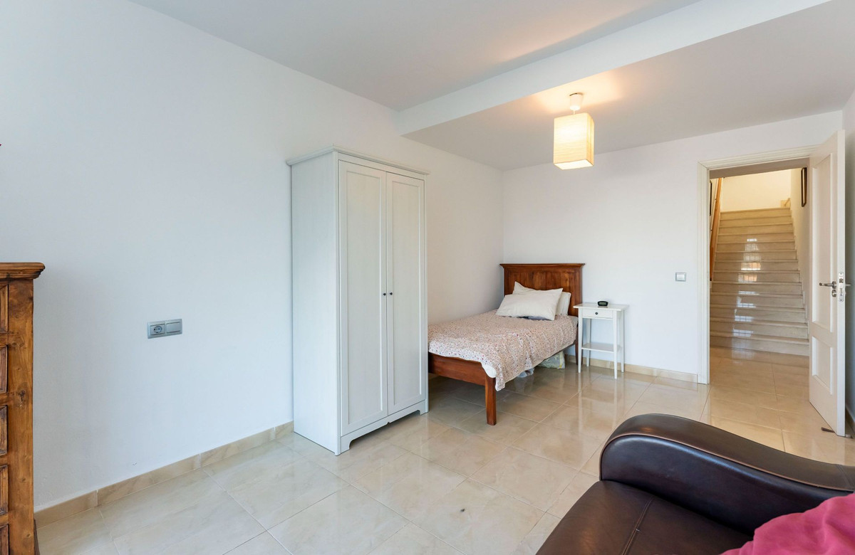 Se vende Villa - Chalet de 9 dormitorios en Costa Del Sol, Málaga, España