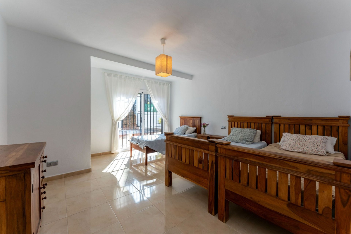 Se vende Villa - Chalet de 9 dormitorios en Costa Del Sol, Málaga, España