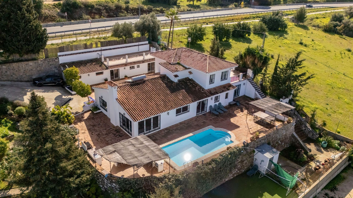 Se vende Villa - Chalet de 9 dormitorios en Costa Del Sol, Málaga, España