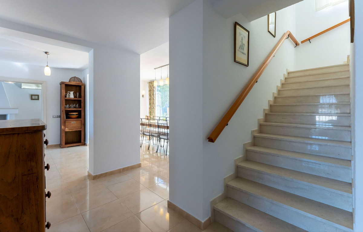 Se vende Villa - Chalet de 9 dormitorios en Costa Del Sol, Málaga, España