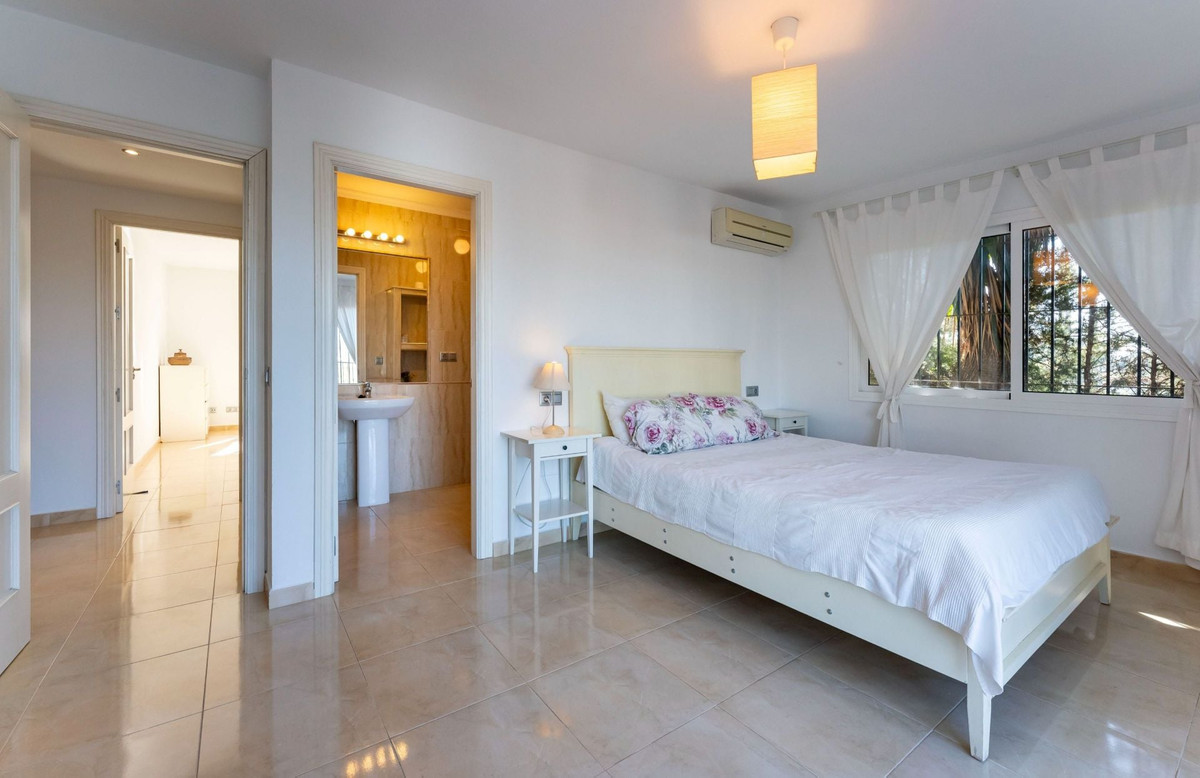 Se vende Villa - Chalet de 9 dormitorios en Costa Del Sol, Málaga, España