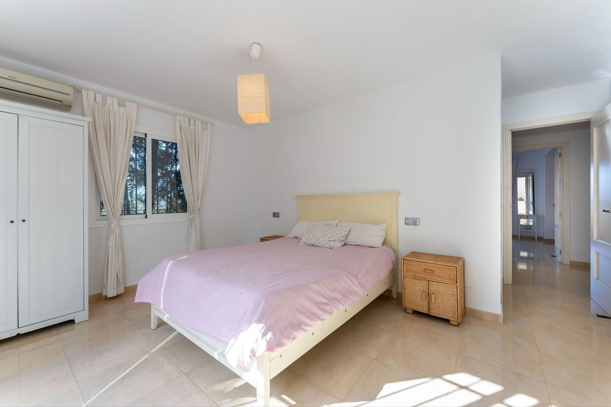 Se vende Villa - Chalet de 9 dormitorios en Costa Del Sol, Málaga, España