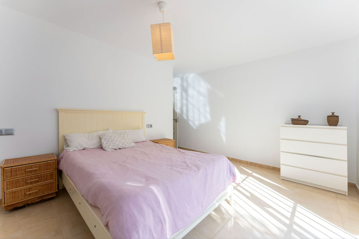 Se vende Villa - Chalet de 9 dormitorios en Costa Del Sol, Málaga, España