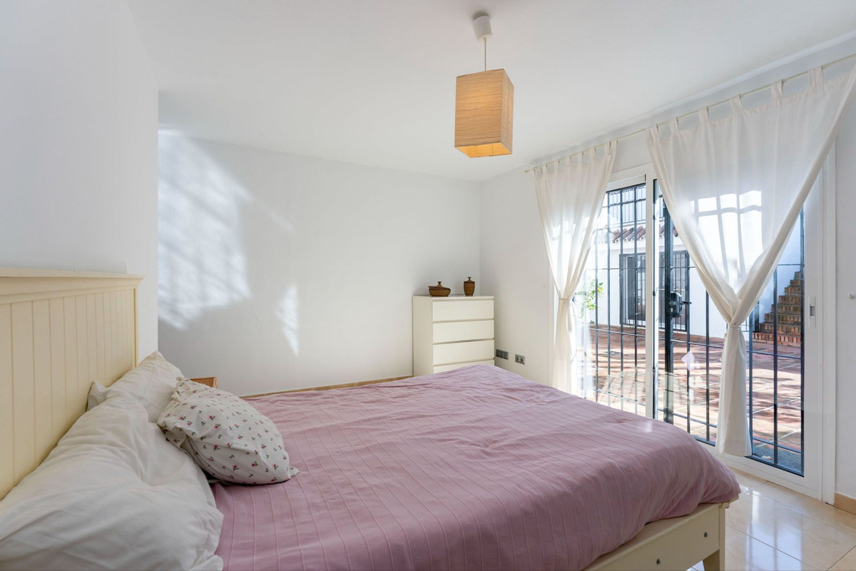 Se vende Villa - Chalet de 9 dormitorios en Costa Del Sol, Málaga, España