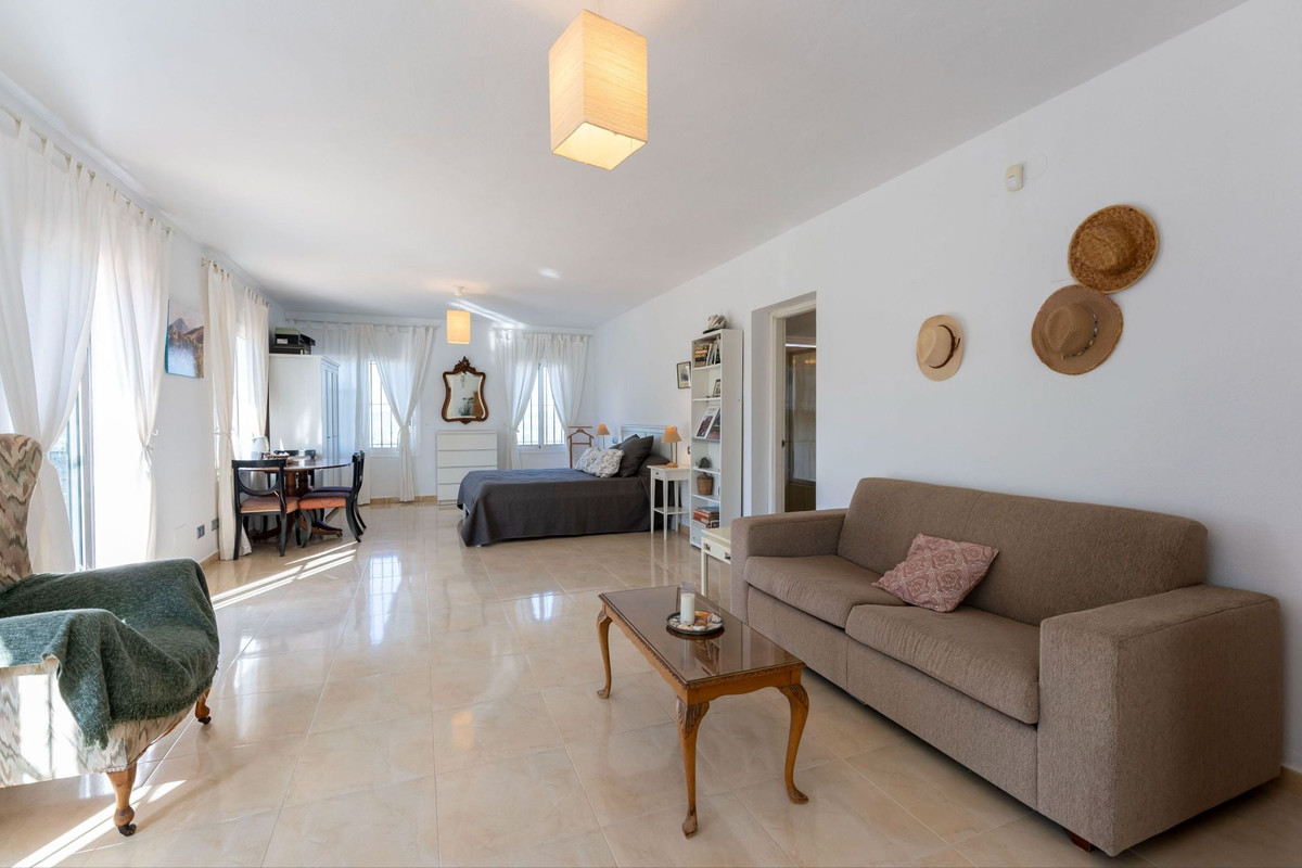 Se vende Villa - Chalet de 9 dormitorios en Costa Del Sol, Málaga, España
