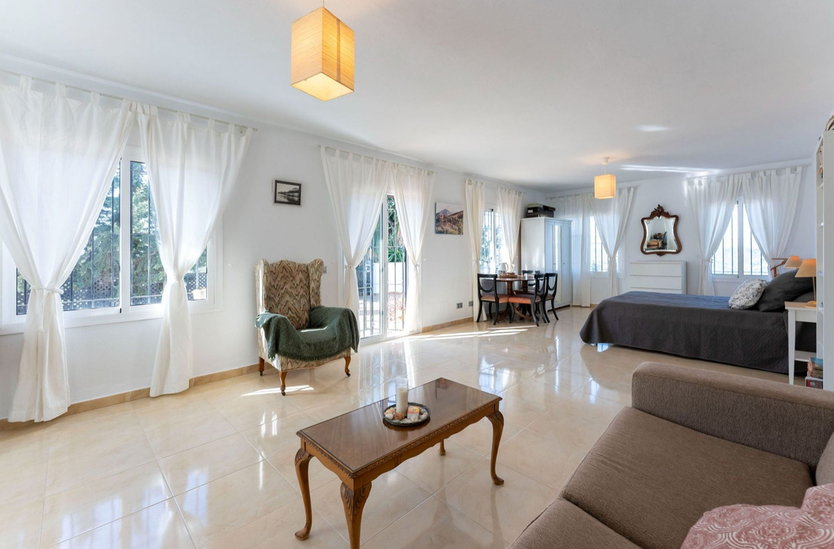 Se vende Villa - Chalet de 9 dormitorios en Costa Del Sol, Málaga, España