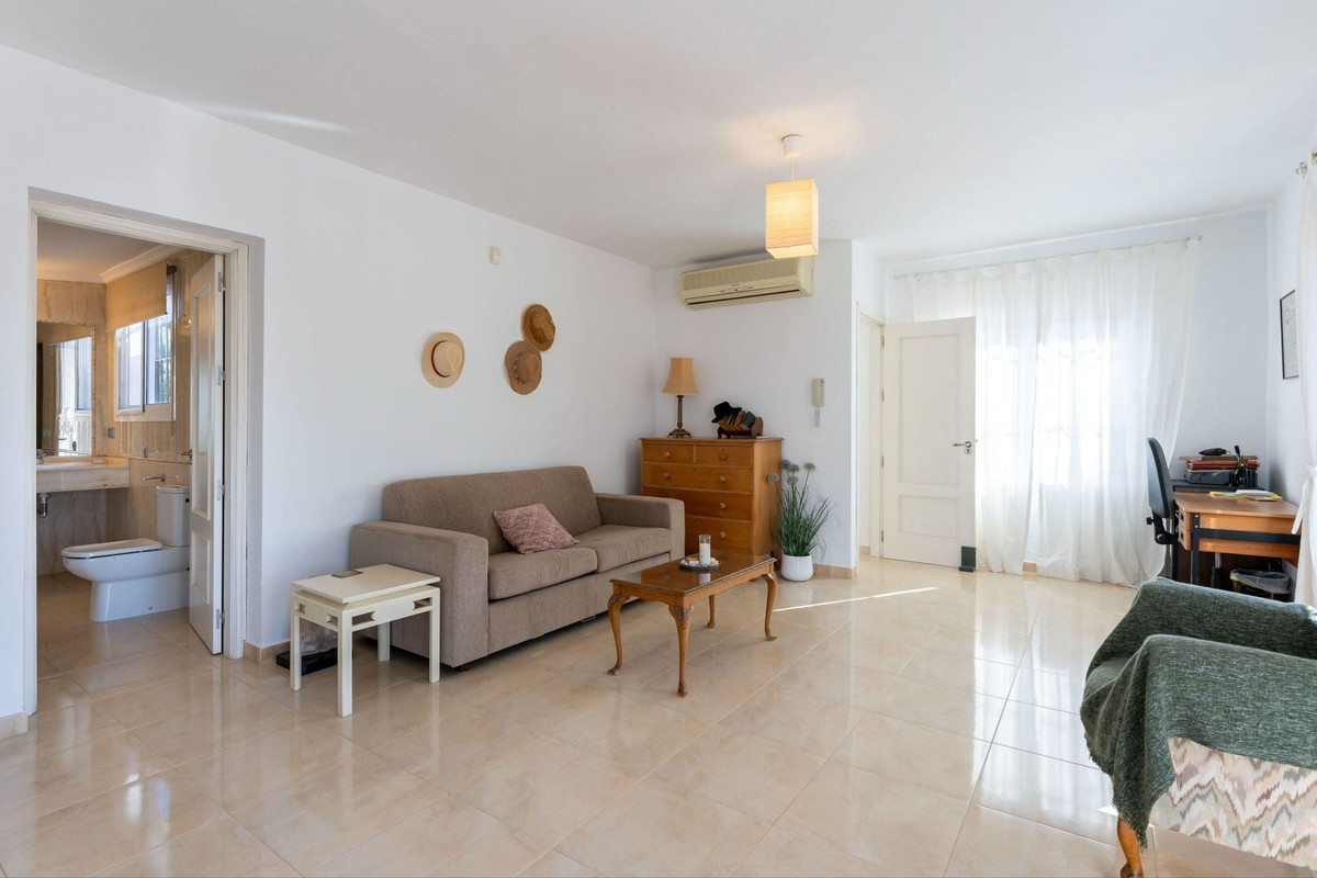 Se vende Villa - Chalet de 9 dormitorios en Costa Del Sol, Málaga, España