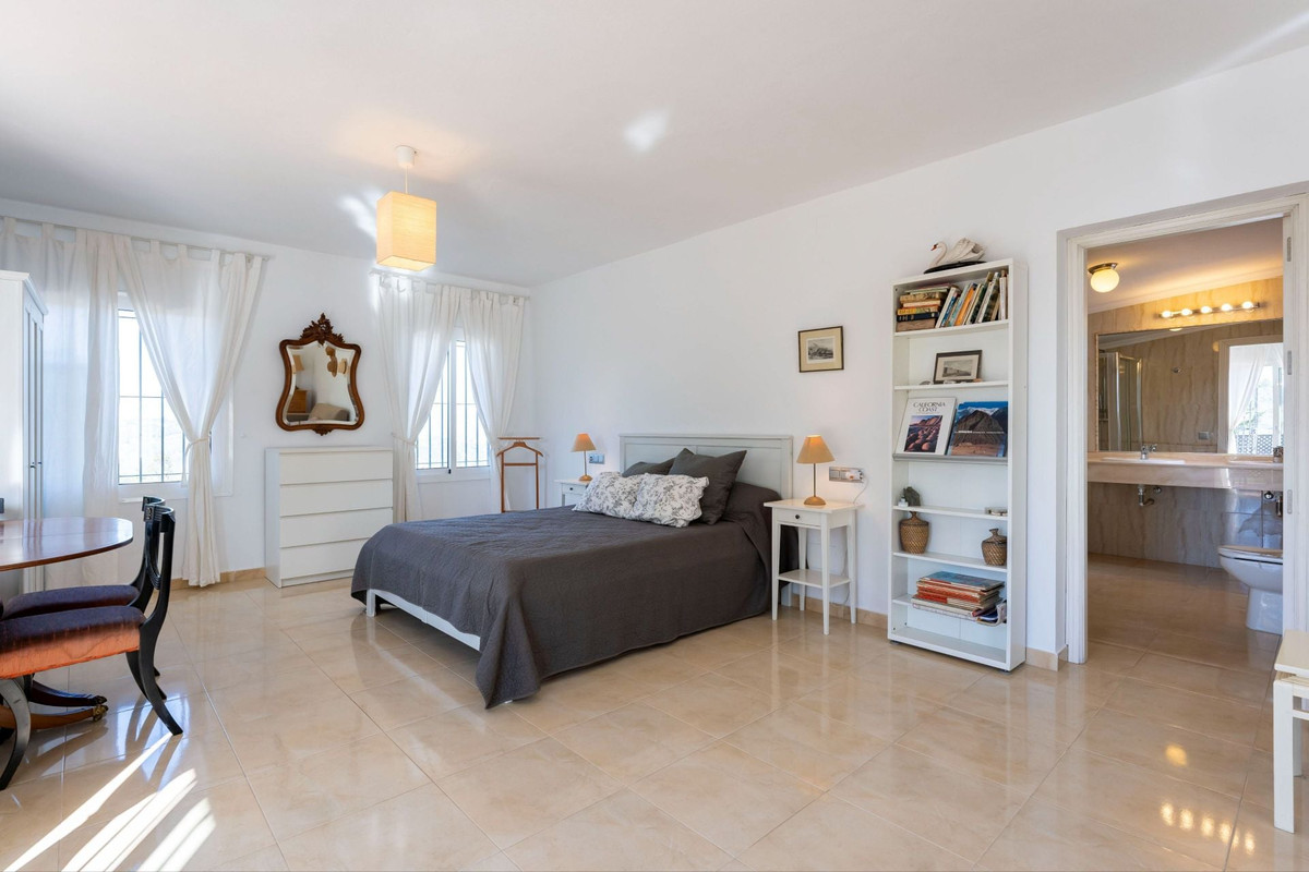 Se vende Villa - Chalet de 9 dormitorios en Costa Del Sol, Málaga, España