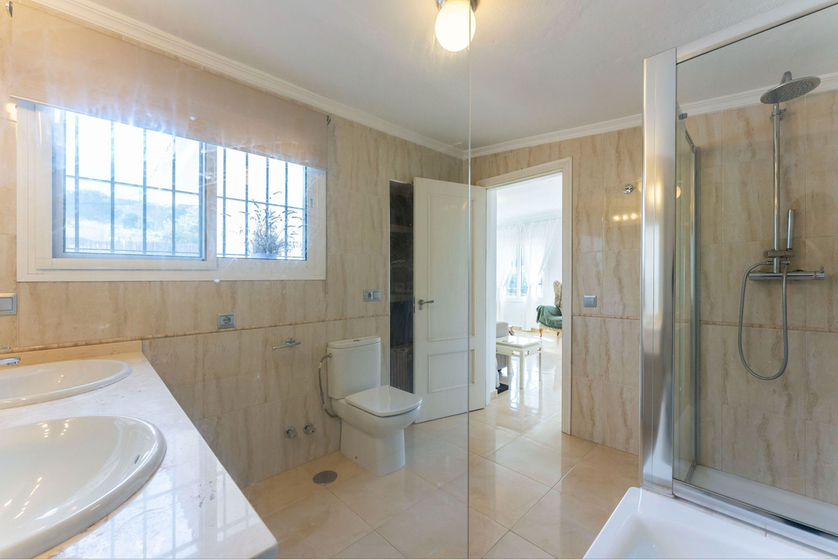 Se vende Villa - Chalet de 9 dormitorios en Costa Del Sol, Málaga, España