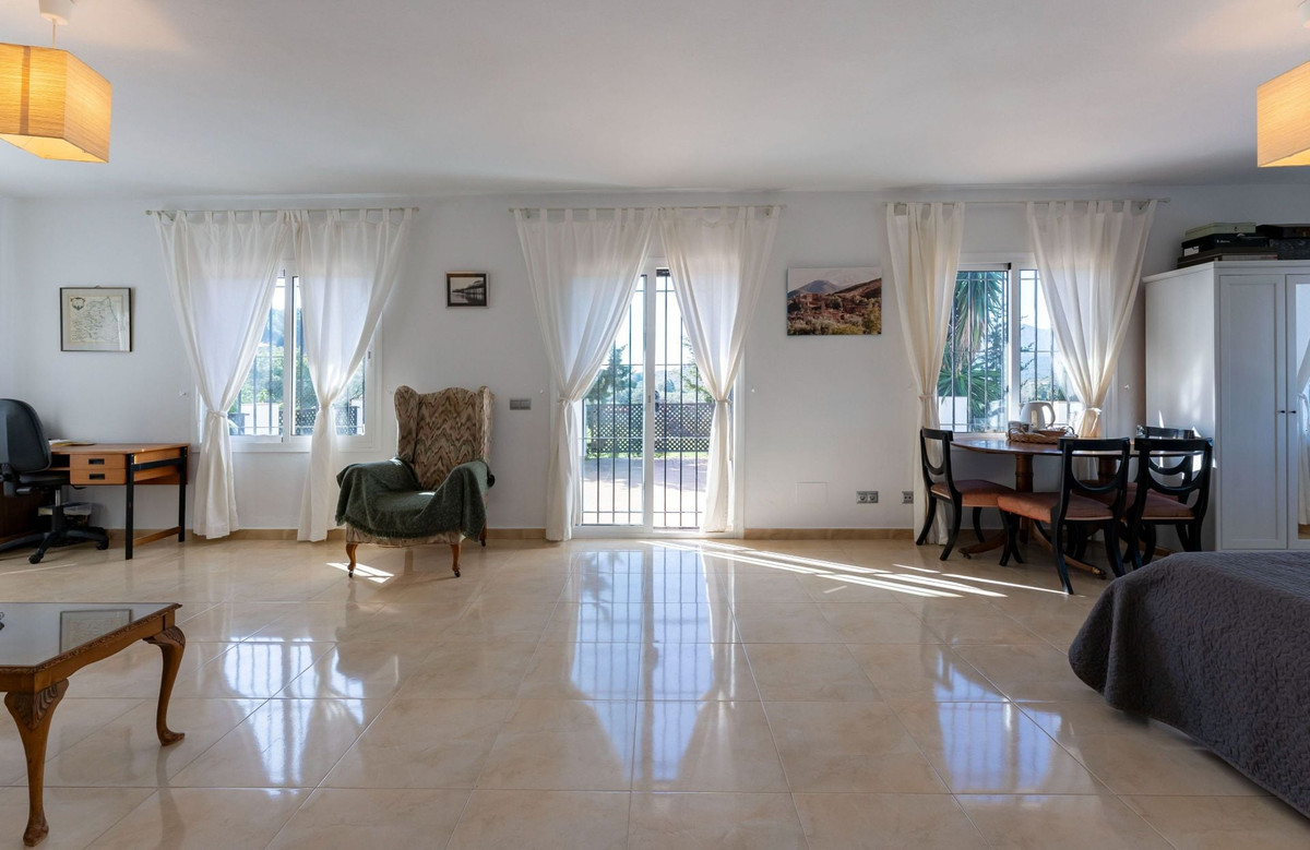 Se vende Villa - Chalet de 9 dormitorios en Costa Del Sol, Málaga, España