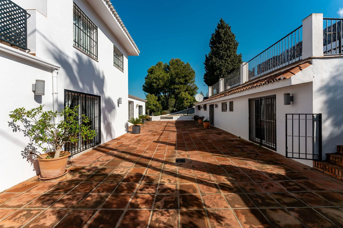 Se vende Villa - Chalet de 9 dormitorios en Costa Del Sol, Málaga, España