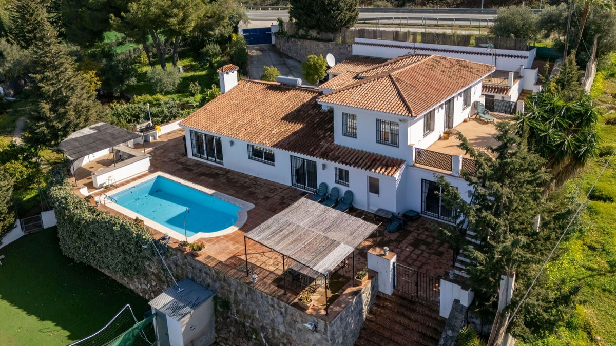 Se vende Villa - Chalet de 9 dormitorios en Costa Del Sol, Málaga, España