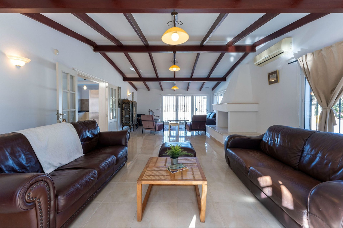 Se vende Villa - Chalet de 9 dormitorios en Costa Del Sol, Málaga, España