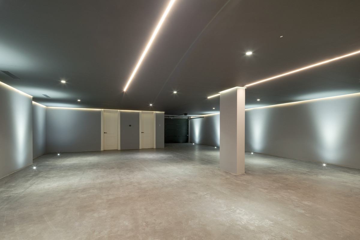 Se vende Villa - Chalet de 6 dormitorios en Costa Del Sol, Málaga, España