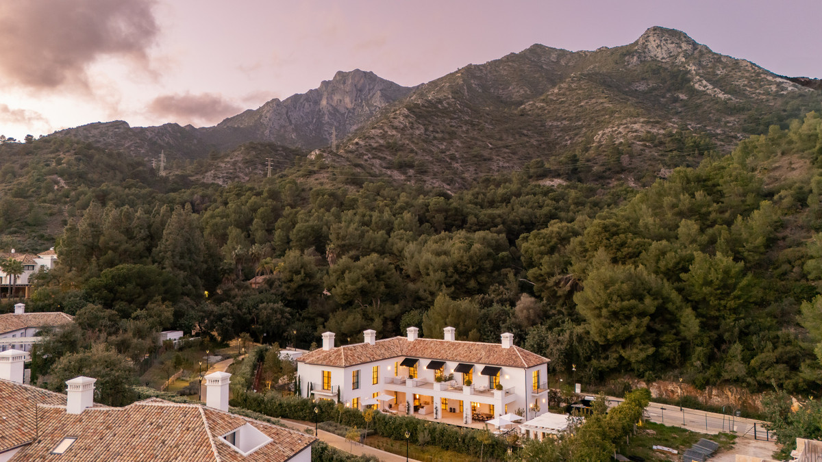 Se vende Villa - Chalet de 6 dormitorios en Costa Del Sol, Málaga, España