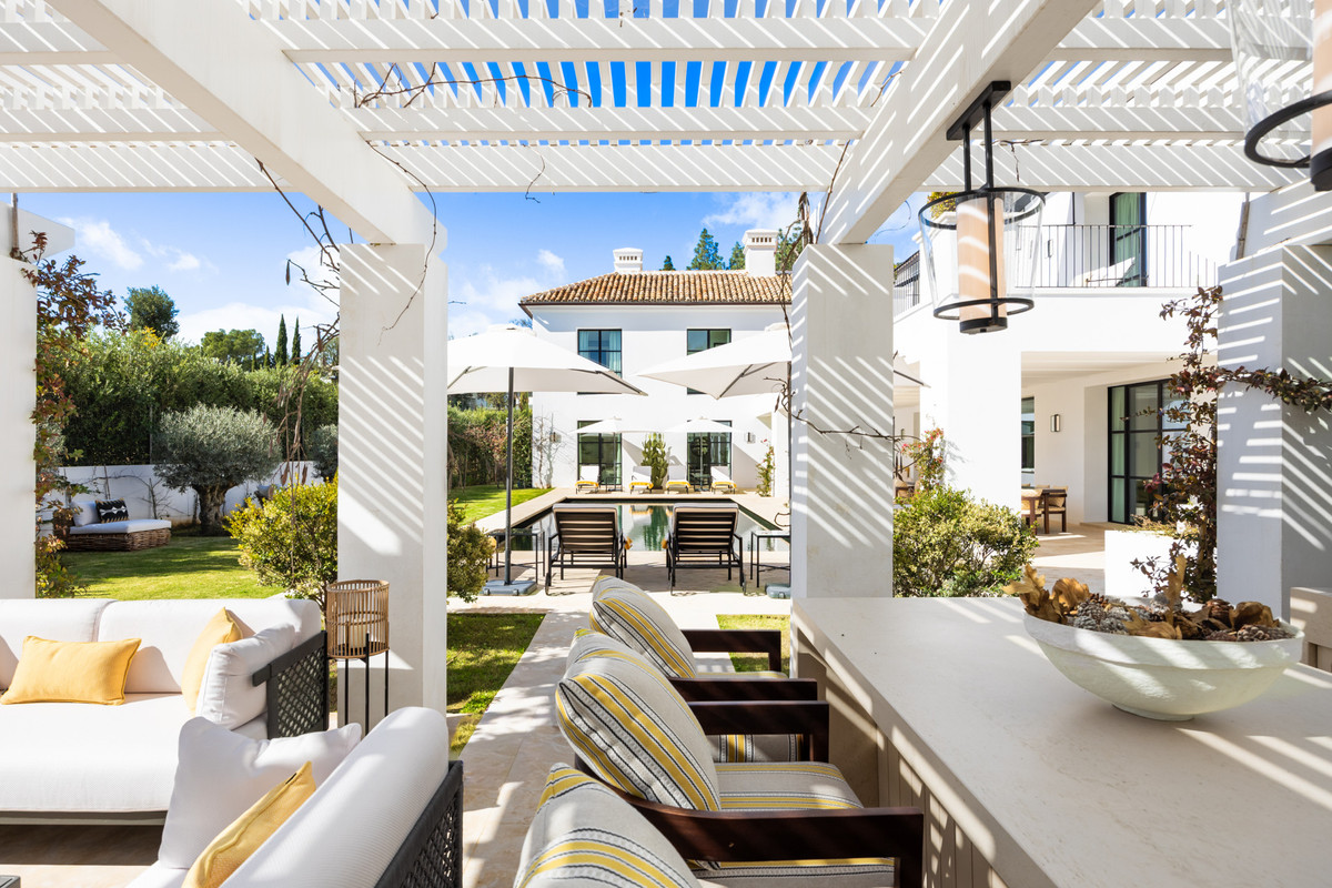 Se vende Villa - Chalet de 6 dormitorios en Costa Del Sol, Málaga, España