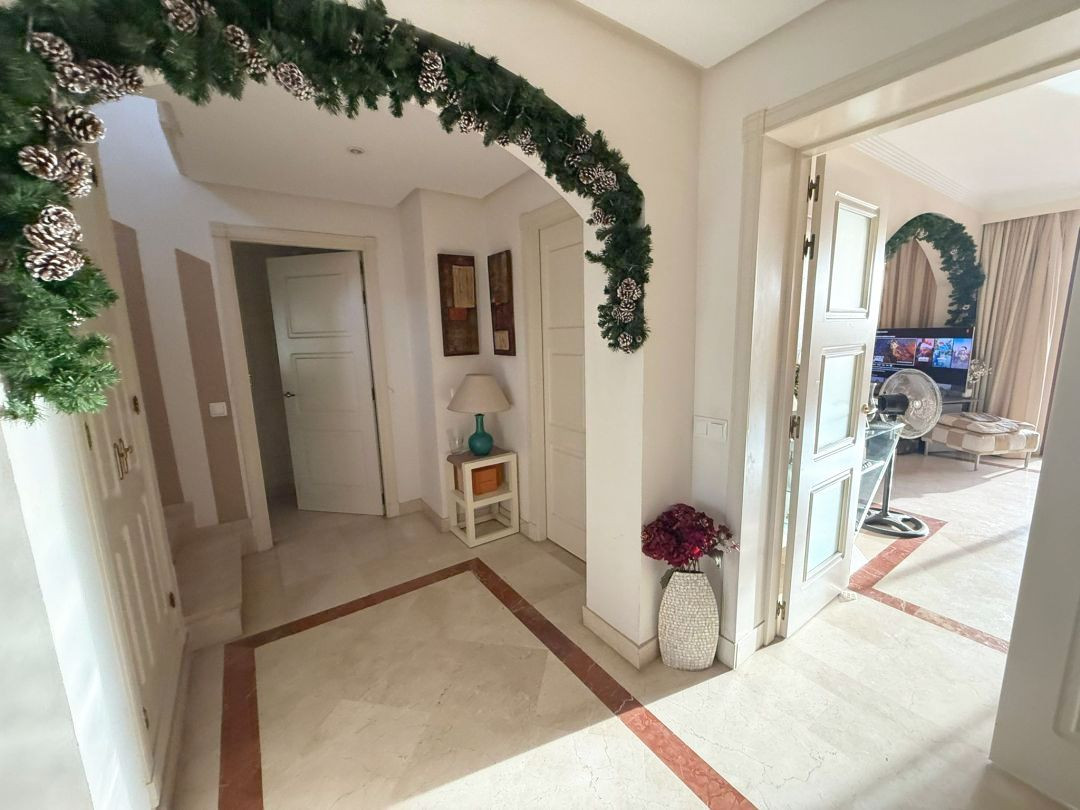 3 Bed Apartment for sale in Marbella Costa Del Sol, Málaga, Spain